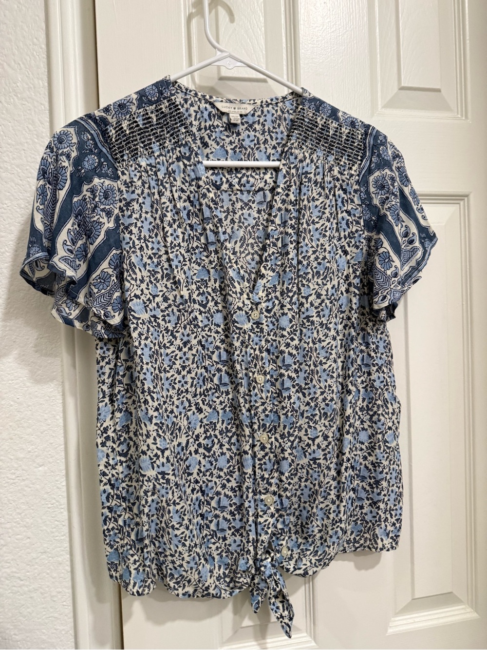 Lucky Brand Blue Floral Button-Front Tie Hem Blouse